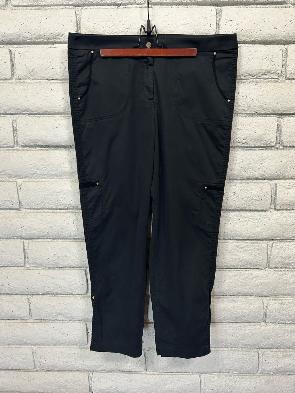 Chico's Black Utility Capri‎ Pants Women's Size 14 Adjustable Snap Hem